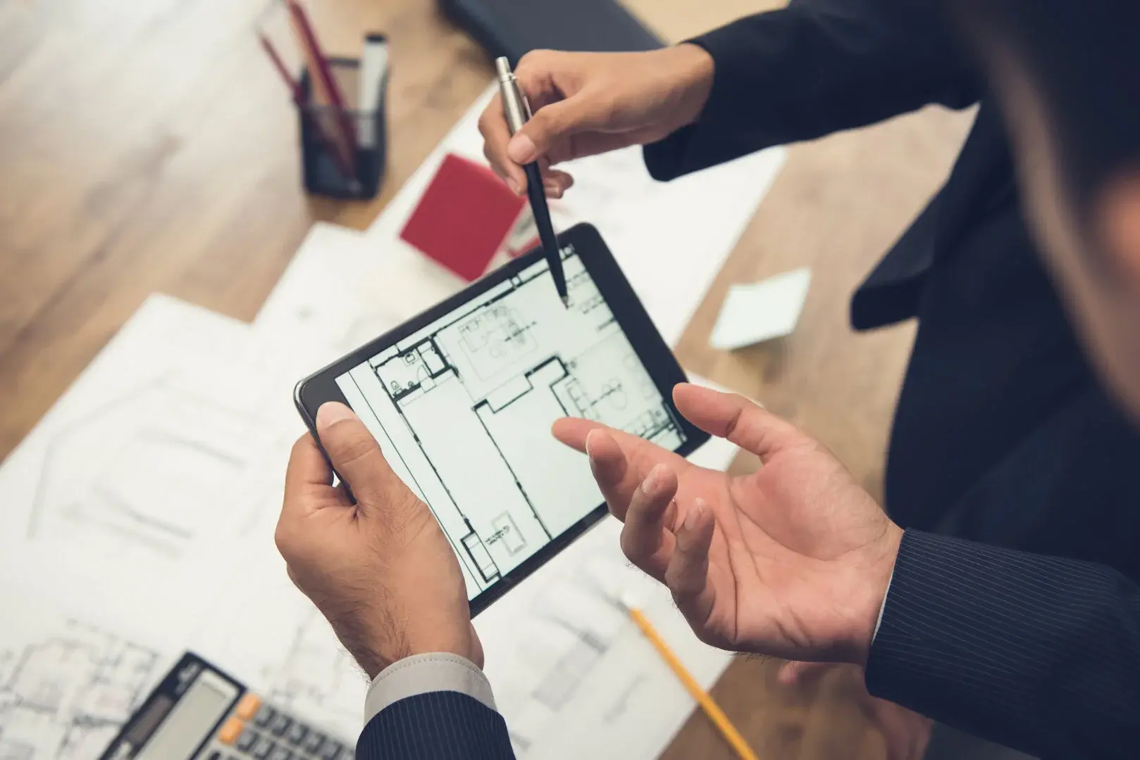 CRM HubSpot para imobiliário: contactos, propriedades e receita